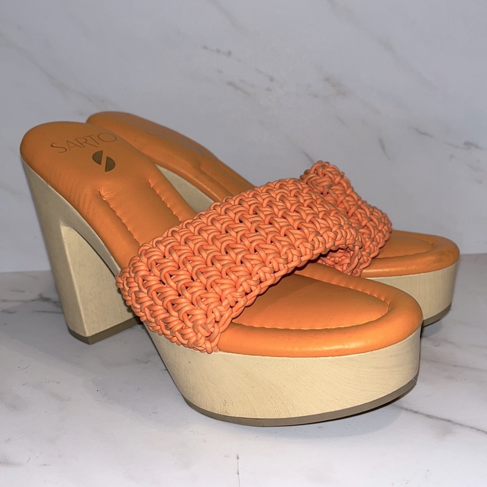 SARTO Wendy crochet style heels citrus orange sz 6.5.  (H17)